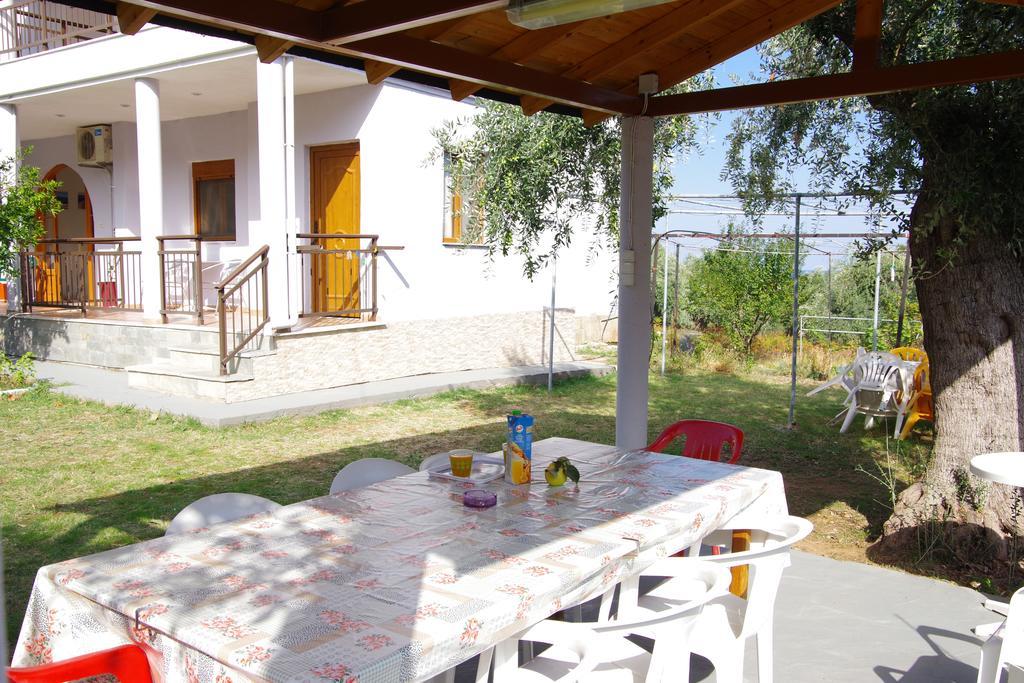 Athina Hotel Koinira Bagian luar foto