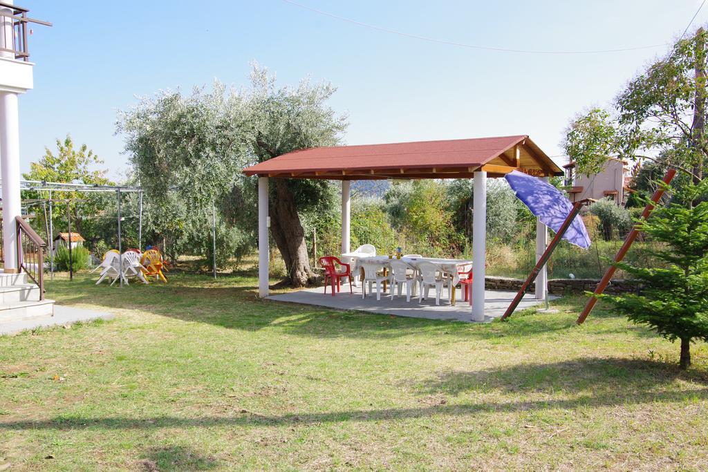 Athina Hotel Koinira Bagian luar foto