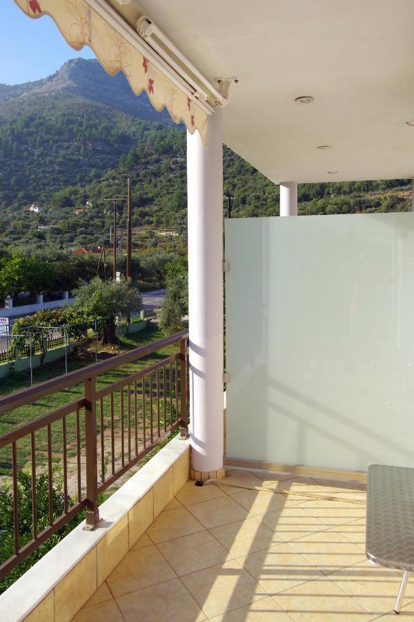 Athina Hotel Koinira Bagian luar foto